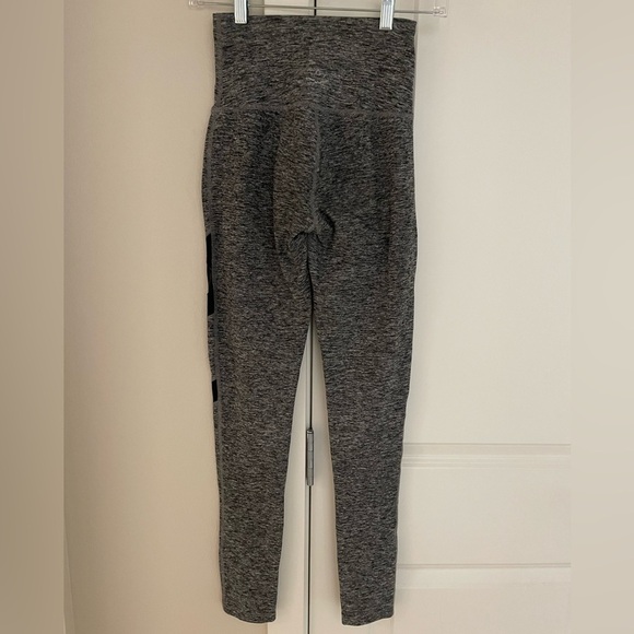Beyond Yoga Slant Get Enough High Waisted Legging Heather Gray with Tote Bag - Picture 8 of 11